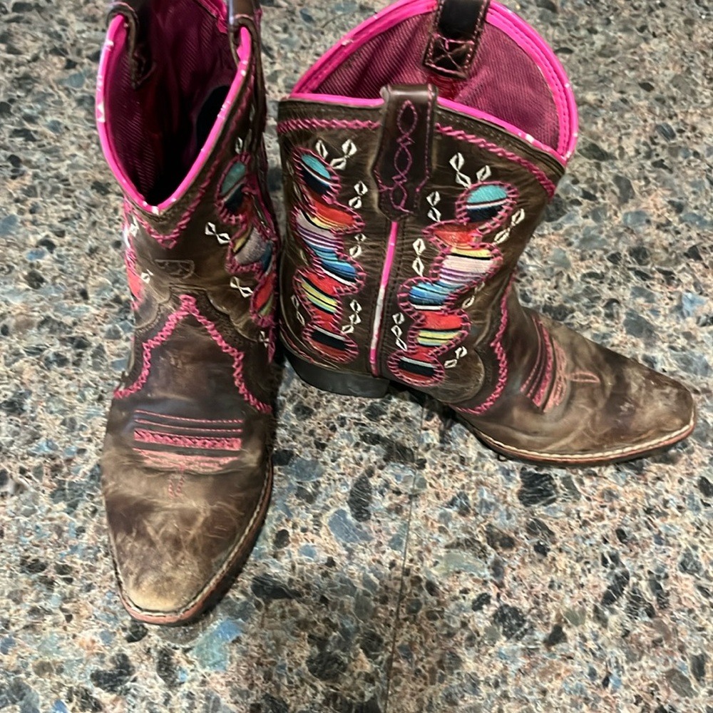 Ariat girls boots size 12 cactus serape design